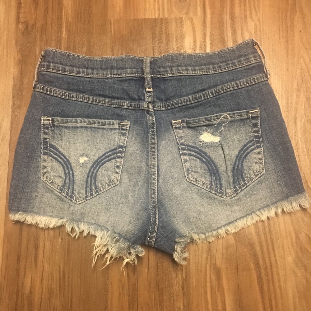 Boho Floral Crop Top & Hollister Short Shorts - Picture 7 of 8